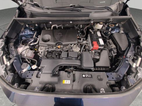 Used 2025 Toyota RAV4 XLE AWD/4WD image 8