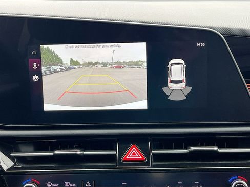 Certified 2024 Kia Niro EX image 13