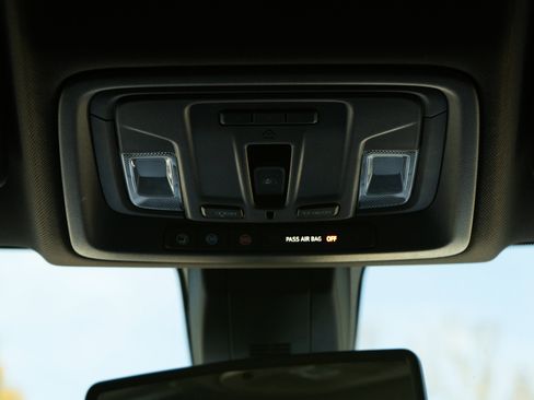 Used 2019 GMC Sierra 1500 SLT w/ SLT Premium Plus Package image 33