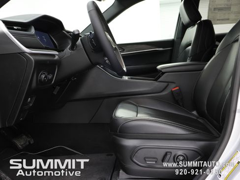 New 2025 Jeep Grand Cherokee Limited w/ Black Appearance Package image 8