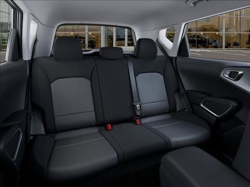 Used 2025 Kia Soul LX w/ LX Technology Package image 16