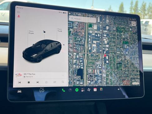Used 2021 Tesla Model 3 Performance AWD/4WD image 18