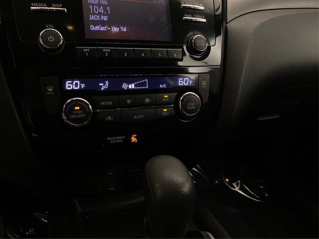 Used 2015 Nissan Rogue SV w/ SV Moonroof Package AWD/4WD image 32