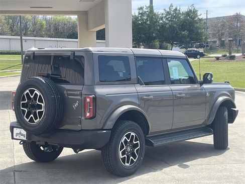 New 2025 Ford Bronco Outer Banks image 3