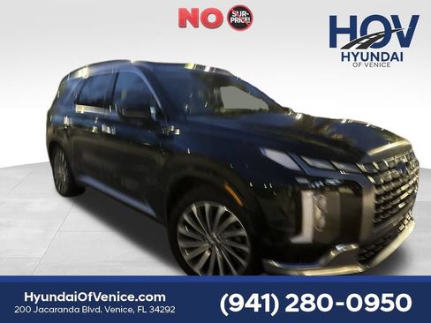 Used 2024 Hyundai Palisade Calligraphy FWD image 1