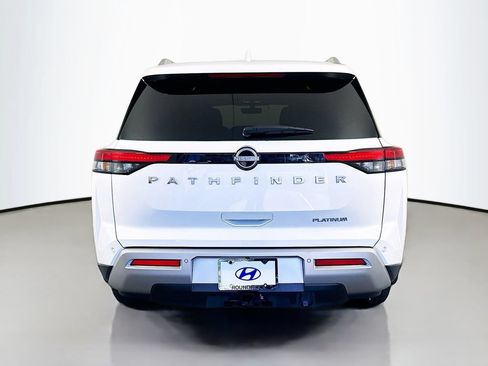 Used 2025 Nissan Pathfinder Platinum FWD image 6