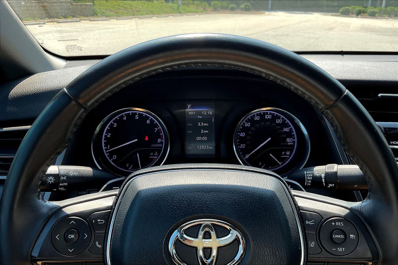 Used 2020 Toyota Camry SE FWD image 25