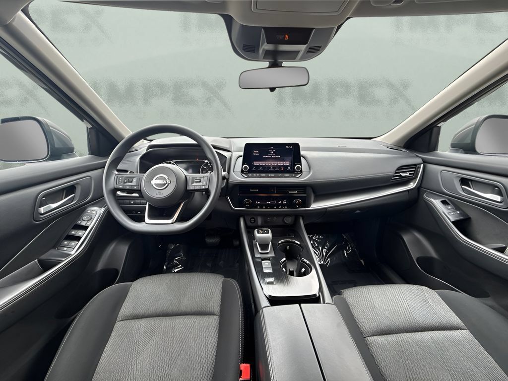 Used 2024 Nissan Rogue SV FWD image 11