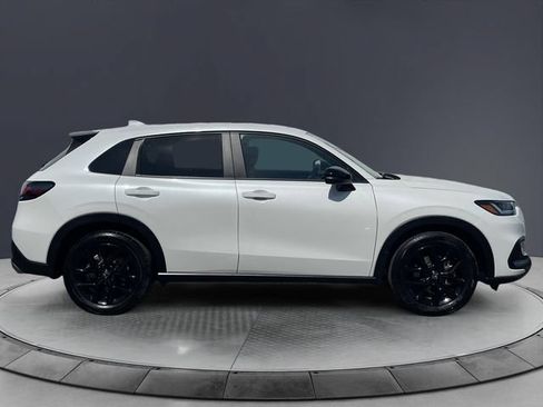 Certified 2025 Honda HR-V Sport image 6