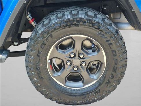 Used 2022 Jeep Gladiator Rubicon w/ LED Lighting Group AWD/4WD image 23