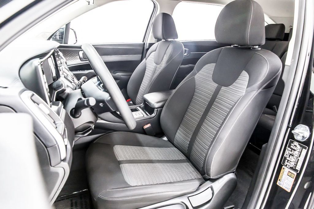 Used 2023 Kia Sorento LX FWD image 26