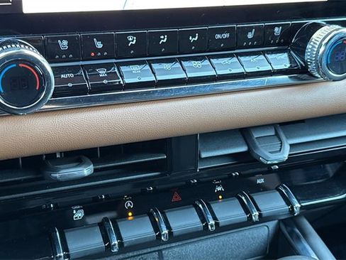 Used 2023 GMC Canyon AT4 w/ AT4 Premium Package image 31