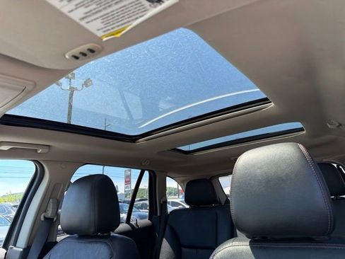 Used 2014 Ford Edge Limited w/ Equipment Group 302A AWD/4WD image 12