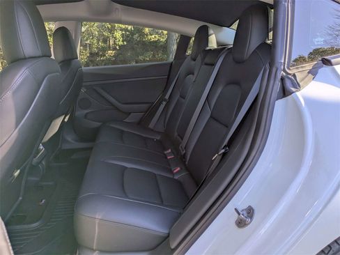 Used 2022 Tesla Model 3 Long Range image 13
