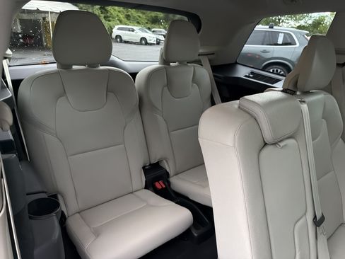 Used 2020 Volvo XC90 T6 Momentum AWD/4WD image 33