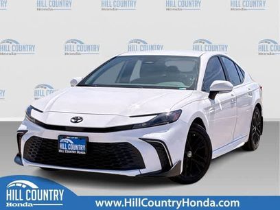 Used 2025 Toyota Camry SE w/ Convenience Package