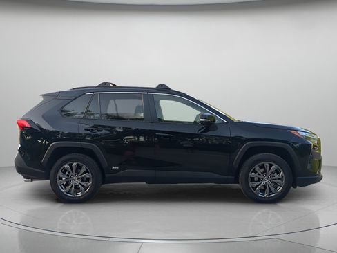 Used 2023 Toyota RAV4 XLE Premium AWD/4WD image 39