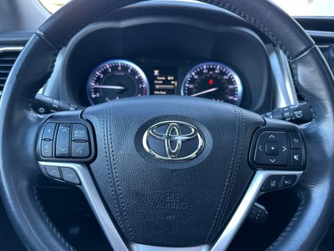 Used 2019 Toyota Highlander Limited image 27