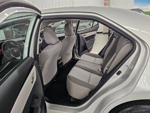 Used 2018 Toyota Corolla LE image 31
