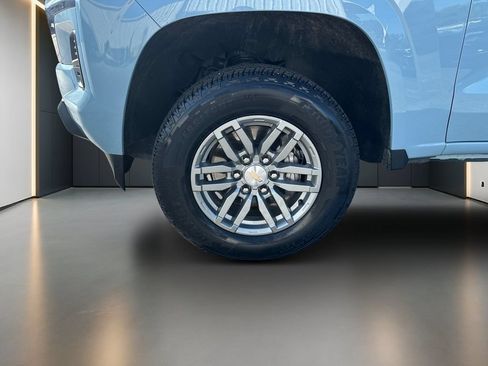 Used 2025 Chevrolet Colorado LT w/ LT Convenience Package AWD/4WD image 10