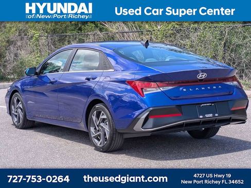 Certified 2025 Hyundai Elantra SEL FWD image 3