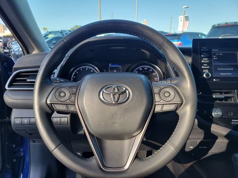 Used 2024 Toyota Camry SE image 11