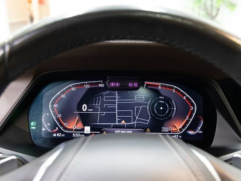 Used 2019 BMW X7 xDrive50i w/ Luxury Seating Package image 17