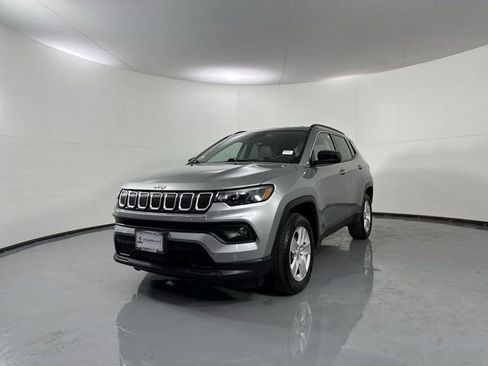 Used 2022 Jeep Compass Latitude AWD/4WD image 24