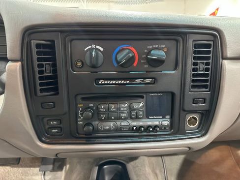 Used 1995 Chevrolet Impala SS image 15