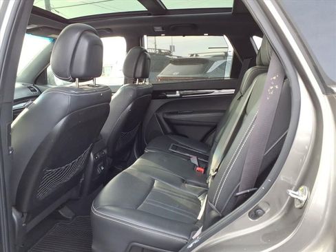 Used 2015 Kia Sorento SX image 5