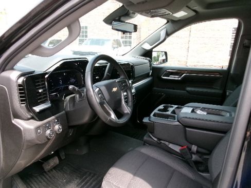Used 2025 Chevrolet Silverado 1500 LT image 18