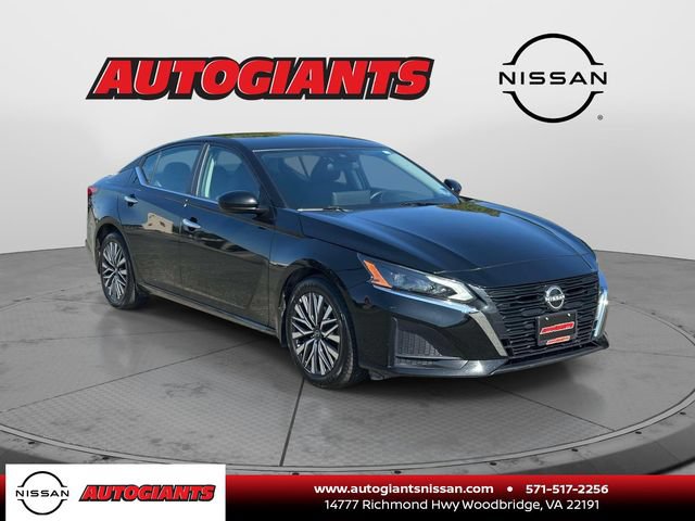 Used 2025 Nissan Altima 2.5 SV w/ SV Premium Package FWD image 1