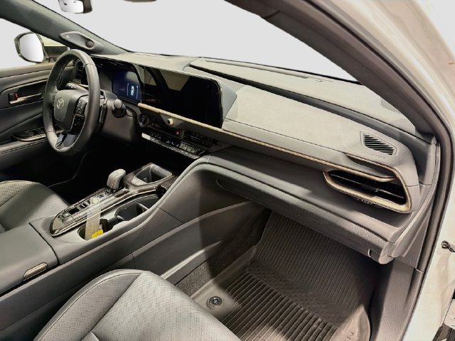 Certified 2025 Toyota Crown Platinum AWD/4WD image 23