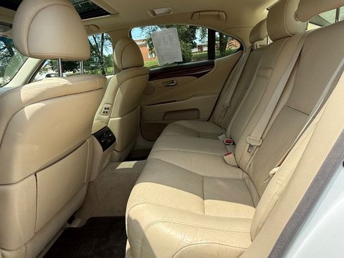 Used 2012 Lexus LS 460 w/ Comfort Pkg RWD image 23