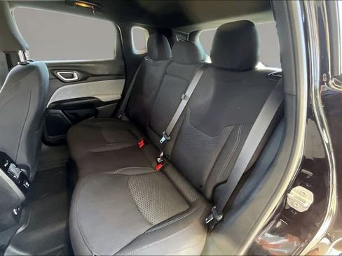 Used 2025 Jeep Compass Sport w/ Mopar Graphics Package AWD/4WD image 19