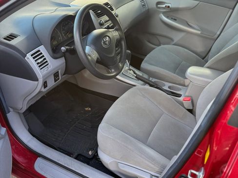 Used 2011 Toyota Corolla LE FWD image 5
