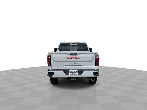 Used 2025 GMC Sierra 2500 AT4 w/ Technology Package image 7