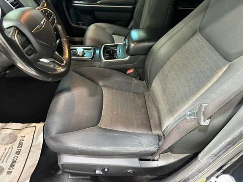 Used 2019 Chrysler 300 Touring w/ Sport Appearance Package RWD image 22