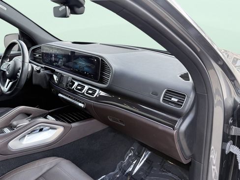 Used 2022 Mercedes-Benz GLS 450 4MATIC image 48