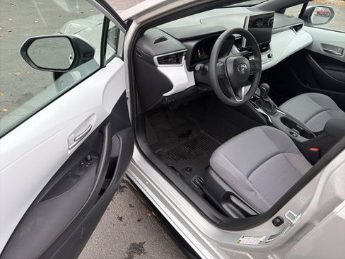 New 2026 Toyota Corolla SE w/ SE Package image 9