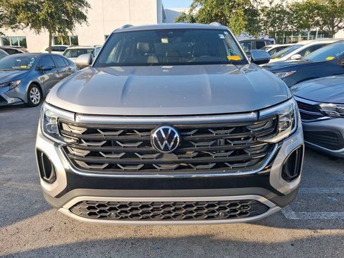 Used 2024 Volkswagen Atlas Cross Sport SE FWD image 4