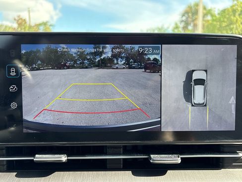 Used 2025 Hyundai Kona Limited FWD image 23