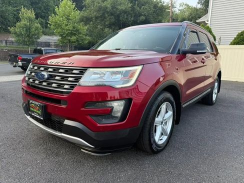Used 2016 Ford Explorer XLT w/ Equipment Group 202A image 1