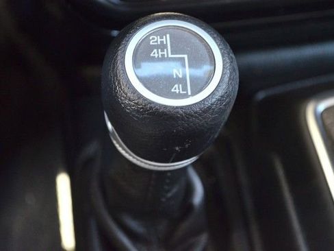 Used 2021 Jeep Gladiator Willys image 29