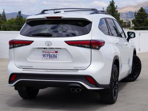 Used 2023 Toyota Highlander XSE AWD/4WD image 7