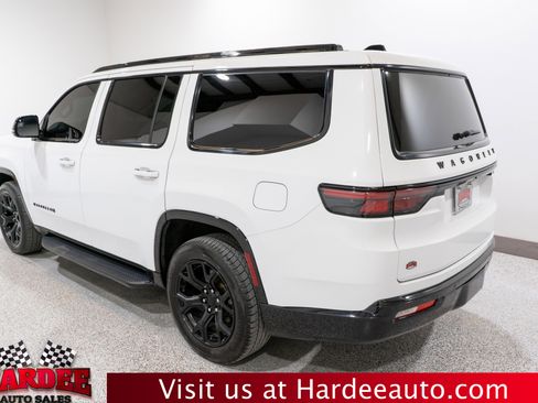 Used 2024 Jeep Wagoneer Series II image 3