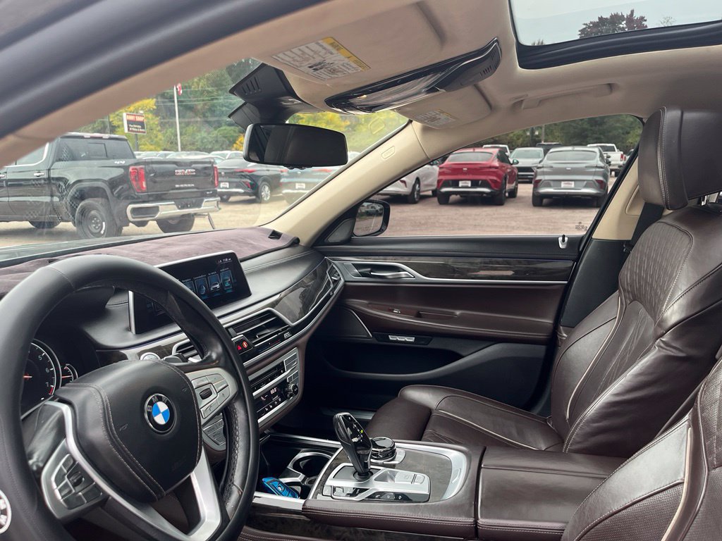 Used 2016 BMW 740i RWD image 19