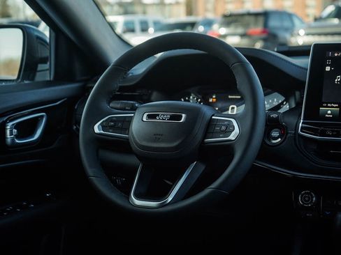 New 2026 Jeep Compass Latitude image 15