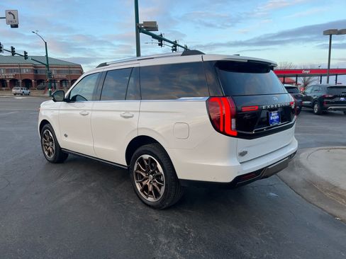 Used 2025 Ford Expedition King Ranch image 6
