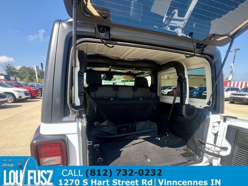 Used 2026 Jeep Wrangler Sport AWD/4WD image 17